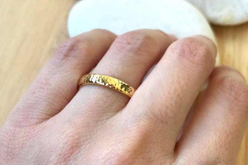14K Gelbgold Band - Gehämmerter Ehering 3 Mm Unisex Seine Her Einfache Männer Frau von Belesas