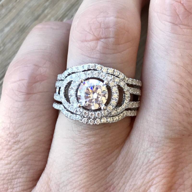 1Ct Deco-Verlobungsring Set Farbloser Halo Runde Brautring Set-Klarer Edelstein 3 Stück Ring - Frauen Alternative Diamant Jubiläum Ring von Belesas