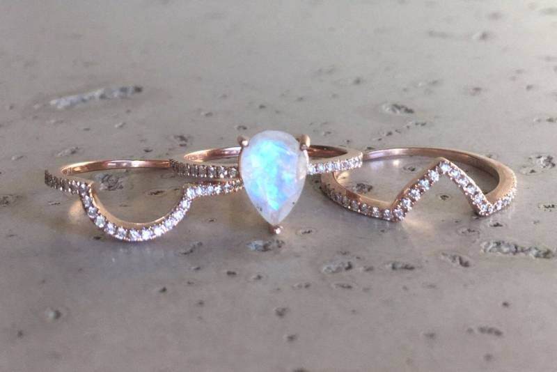 1Ct Halo Echter Mondstein Diamant Verlobung 3 Ring Set- Natürlicher Regenbogen Ring-Juni Birthstone - Irisierender Jubiläumsring von Belesas