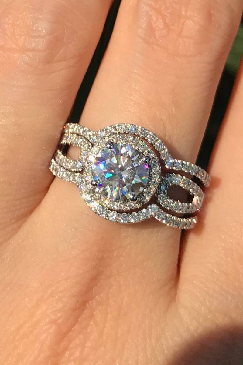 1Ct Moissanit Halo Split Verlobungsring Set - Runder 3 Stück Brautring-Farbloser Nondiamond 2 Eheringe von Belesas