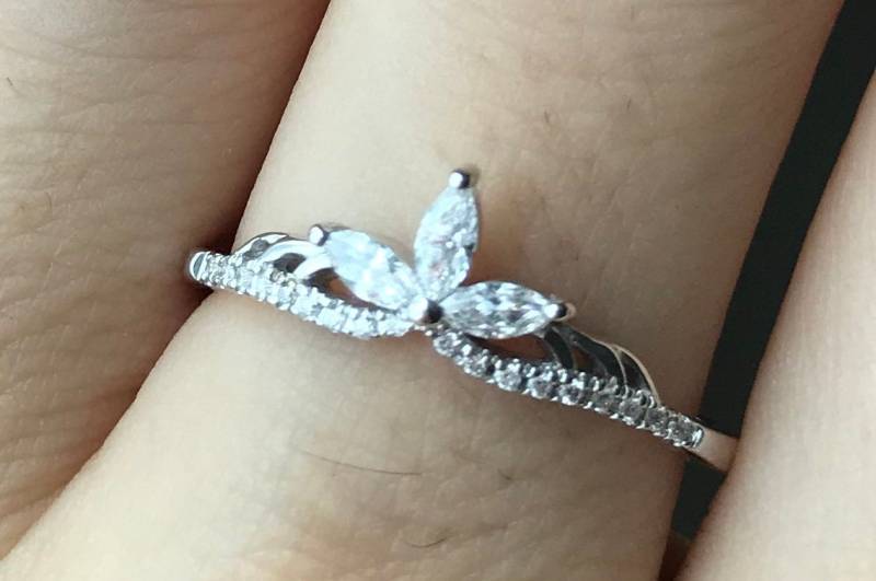 Diamant Marquise Frauen Hochzeit Vintage Band - Krone Tiara Deco Solid Gold Nesting Ehering Für Sie Stapelbarer Ring von Belesas