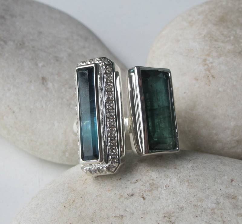 Echte Baguette Grün Blau Turmalin Toi Et Moi Ring - Smaragd Rechteck Statement Bi Color Oktober Birthstone Dual von Belesas