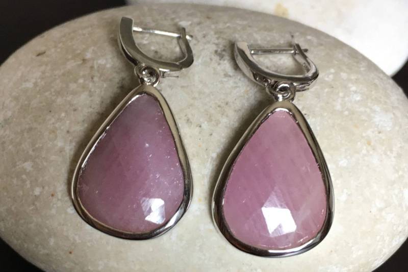 Echter Tropfen Rosa Saphir Natur Roh Sterling Silber Baumeln September Geburtsstein Handgemacht Ohrring von Belesas