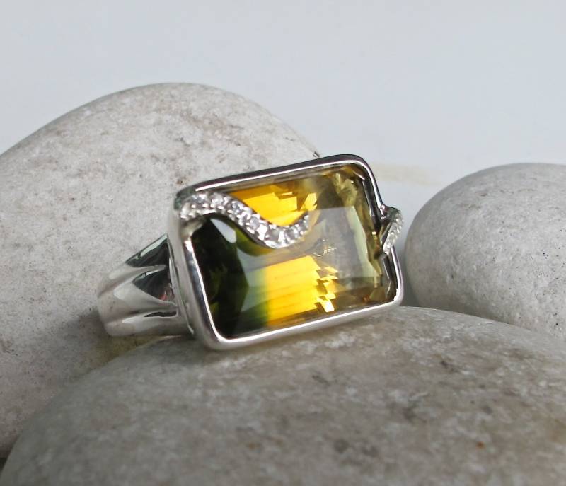 Gelber Grünquarz Statement Ring - Einzigartiger Edelsteinring - Rechteckiger Verlobungsring - Unikatring - Alternativer Verlobungsring von Belesas
