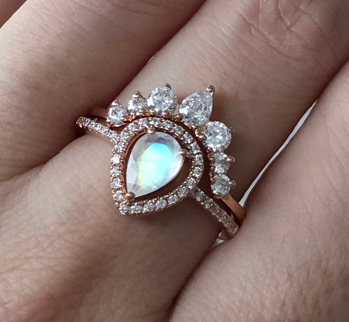 Halo Birne Regenbogen Mondstein Verlobungsring - Echter Teardrop Versprechen Ring Juni Birthstone Solitaire Jubiläumsring von Belesas