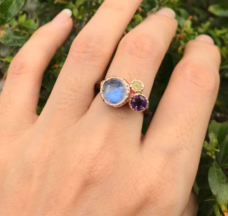 Mondstein Amethyst Opal Cluster Rustikaler Ring - Multistone Geburtsstein Ring-Gothic Statement Schwarz Unikat Juni Oktober Februar Ring von Belesas