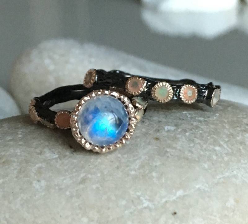 Mondstein Set Ring Mit Opal Akzent - Baum Ast Statement Schwarzer Ring - Juni Oktober Geburtsstein Unikat Edelstein Hochzeitsband von Belesas
