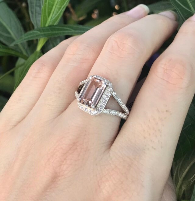 Morganit Echter Rechteck Halo Verlobungsring - Smaragd Cut Promise Ring Für Sie - Split Double Band Ring - Rosa Stein Silber von Belesas