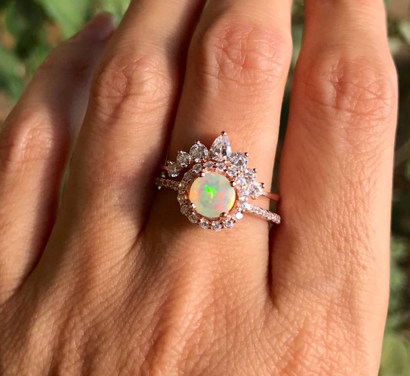 Opal Verlobung Vintage Ring Set - Halo Versprechensring Mit Band - Runder Echter Deco Brautring Welo Jubiläumsring von Belesas