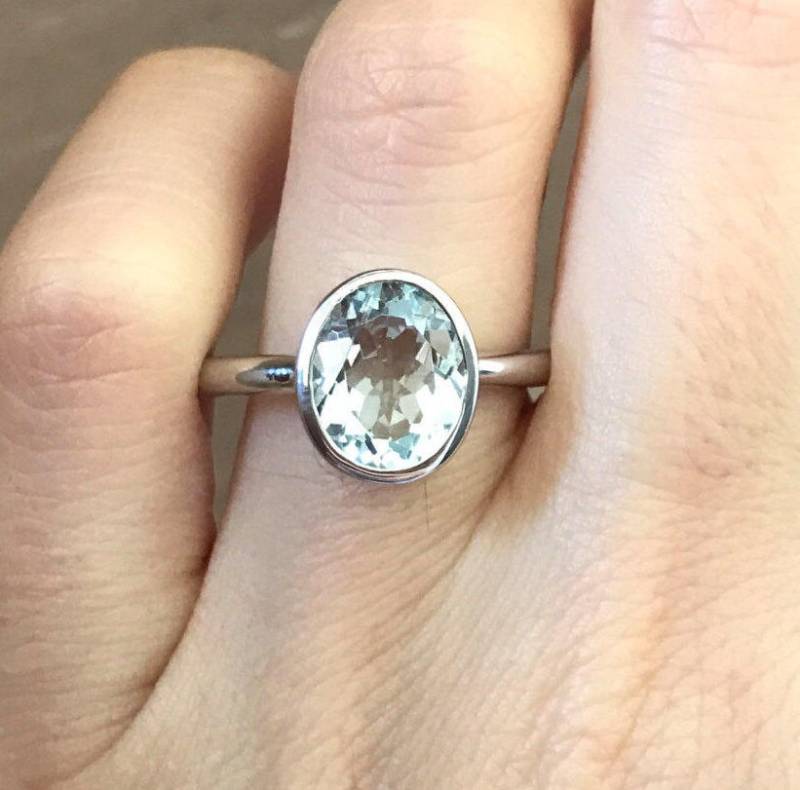 Oval Aquamarin Solitär Ring-Einfach Blau Versprechen Ring-Hellblau Jubiläum Ring-März Geburtsstein Ring-Frau Minimalist Verlobungsring von Belesas