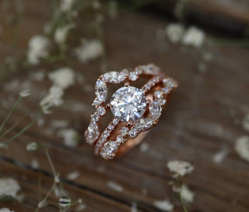 Runde Diamant Simulant 3 Ringe Set - Klar Weiß Verlobungsring Zirkonia Ring Mit 2 Ehering von Belesas