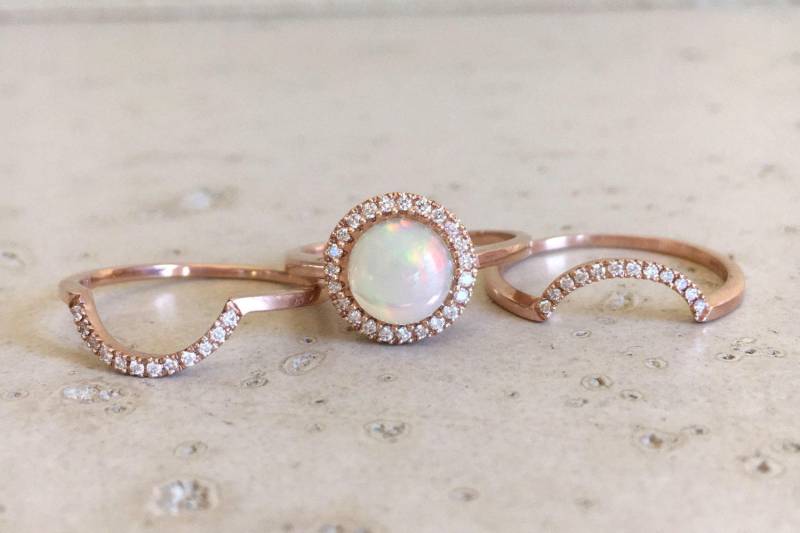 Runde Opal Diamant Verlobungsring Set - Halo Ring Echter Natürlicher Braut 3 Feueropal Ehering von Belesas