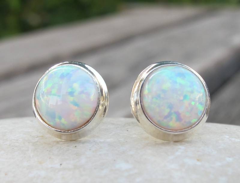 Runde Opal Silber Ohrstecker - Weiß Regenbogen Ohrringe Boho Irisierende Ohrring Oktober Birthstone von Belesas