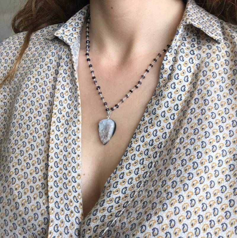 Weiße Druzy Halskette - Rohstein Rohe Kristall Tropfen Schmuck Geschenke Für Sie - Boho Edelstein Statement Halskette von Belesas