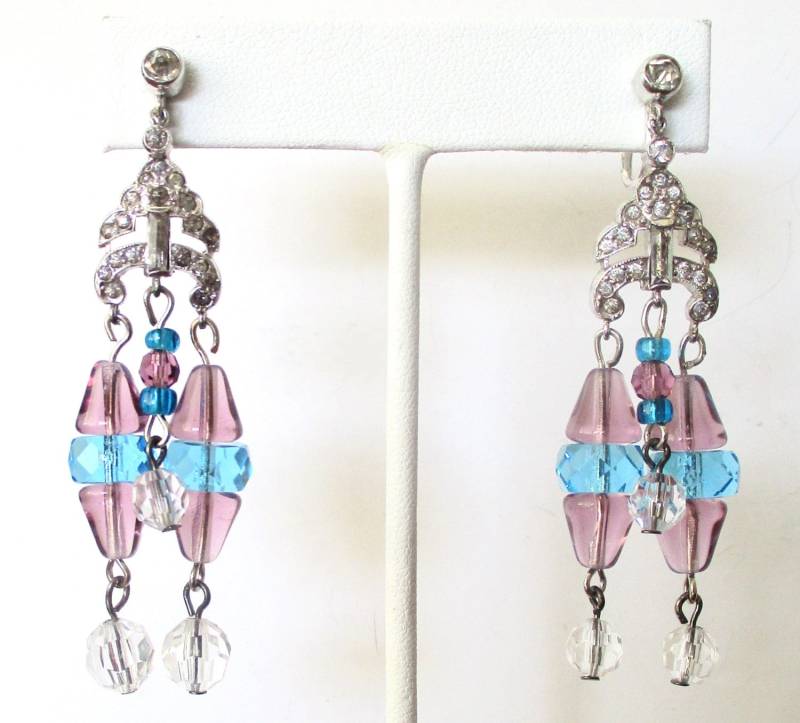 Ein Paar Kristallohrringe & Rhodinierte Ohrringe Aus Den 1920Er Jahren Ein Paar Kristallohrringe & Rhodinierte Ohrringe Aus Den 1920Er Jahren von BelforAntiques