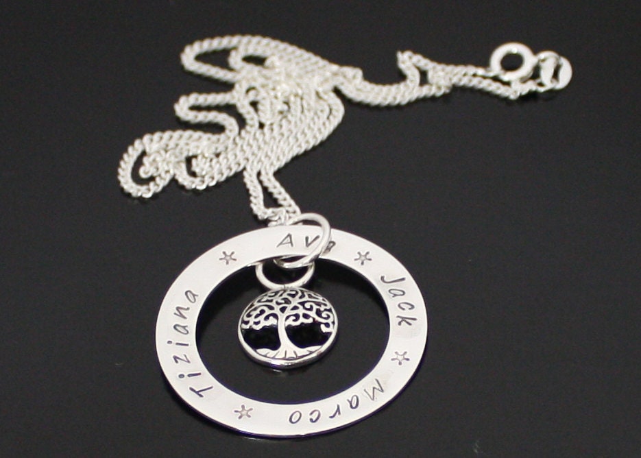 Baum Des Lebens Sterling Silber Anhänger, Personalisierte Familie Muttertag, Enkel Halskette, Oma Anhänger Baum Des Lebens Sterling Silber Anhänger, Personalisierte Familie Muttertag, Enkel Halskette, Oma Anhänger von BelindaCarmichaelSJ