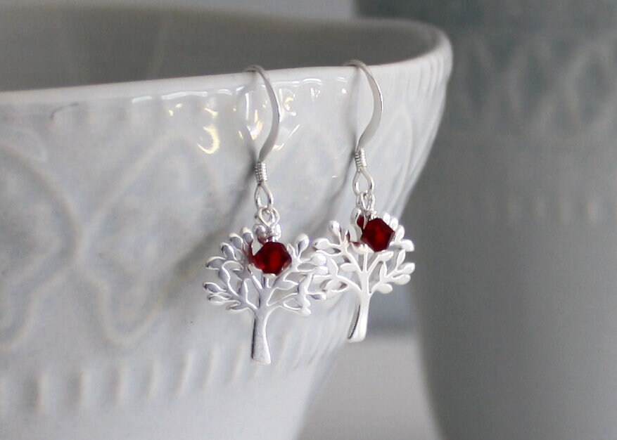 Baum Des Lebens Sterlingsilber-Ohrringe Mit Kristallperlenakzent, Personalisierte Ohrringe, Durchbohrte Ohrringe Kostenloser Versand Baum Des Lebens Sterlingsilber-Ohrringe Mit Kristallperlenakzent, Personalisierte Ohrringe, Durchbohrte Ohrringe Kostenloser Versand von BelindaCarmichaelSJ