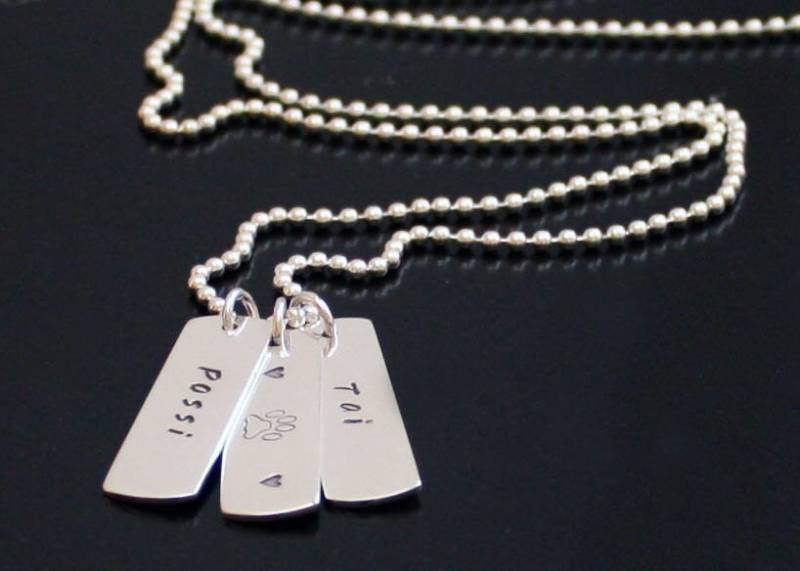 Haustier Name Anhänger, Erinnerung Halskette, Sterling Silber 925, Hand Gestempelt, Haustiere Namen, Pfote Abdruck Halskette Haustier Name Anhänger, Erinnerung Halskette, Sterling Silber 925, Hand Gestempelt, Haustiere Namen, Pfote Abdruck Halskette von BelindaCarmichaelSJ