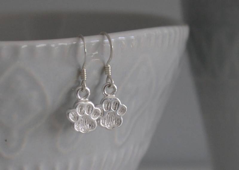 Hundepfoten Ohrringe, Sterling Silber, Geschenk Für Hundeliebhaber, Katzenpfoten Ohrringe Kostenloser Versand Hundepfoten Ohrringe, Sterling Silber, Geschenk Für Hundeliebhaber, Katzenpfoten Ohrringe Kostenloser Versand von BelindaCarmichaelSJ