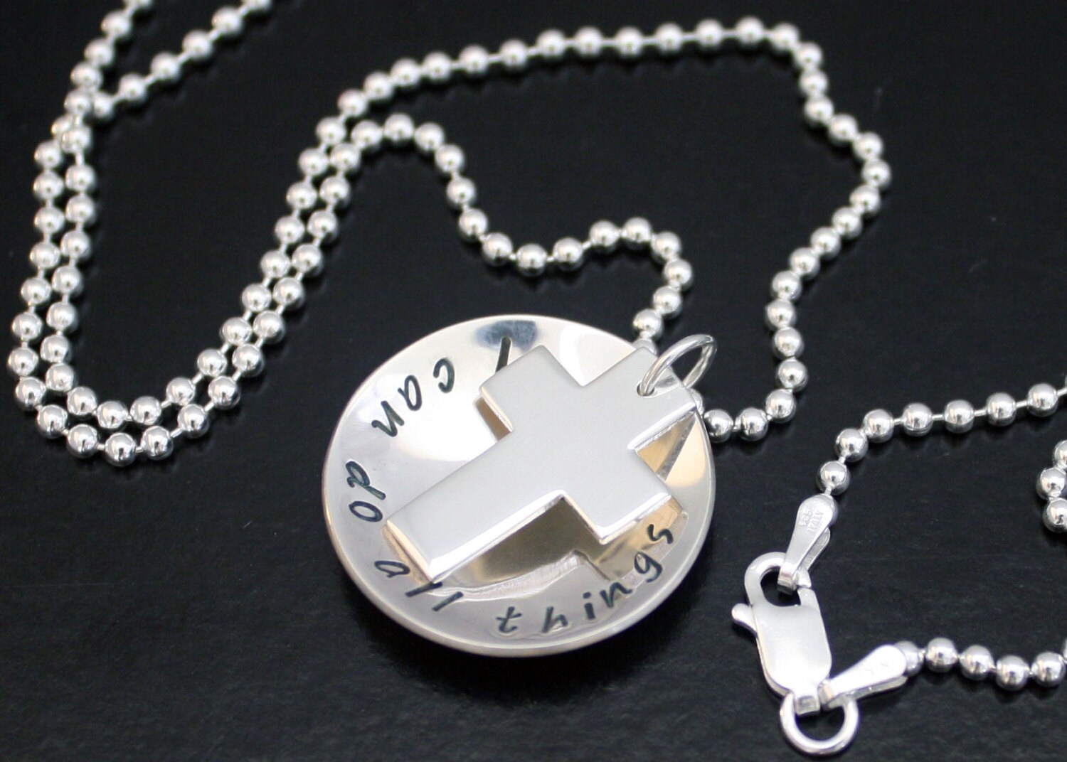 Kreuz Halskette, Taufe, Kreuz, Konfirmation Geschenk Sterling Silber Personalisierte Abschlusshalskette, Abschlussgeschenk, Beidseitig Stanzen Kreuz Halskette, Taufe, Kreuz, Konfirmation Geschenk Sterling Silber Personalisierte Abschlusshalskette, Abschlussgeschenk, Beidseitig Stanzen von BelindaCarmichaelSJ