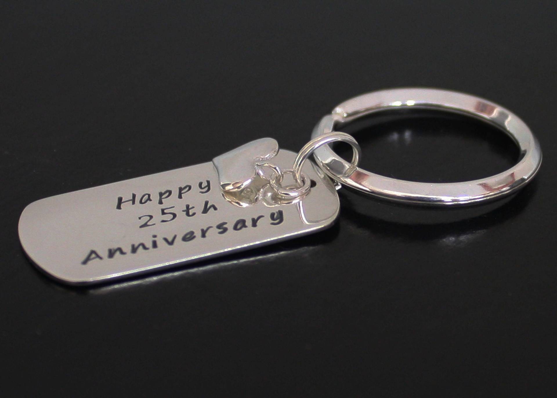 Personalisierter Schlüsselanhänger Mit Herz, Massiver Sterling Silber Schlüsselanhänger, Vatertag, Herz Custom Dog Tag, Graduierung, Jubiläum Personalisierter Schlüsselanhänger Mit Herz, Massiver Sterling Silber Schlüsselanhänger, Vatertag, Herz Custom Dog Tag, Graduierung, Jubiläum von BelindaCarmichaelSJ