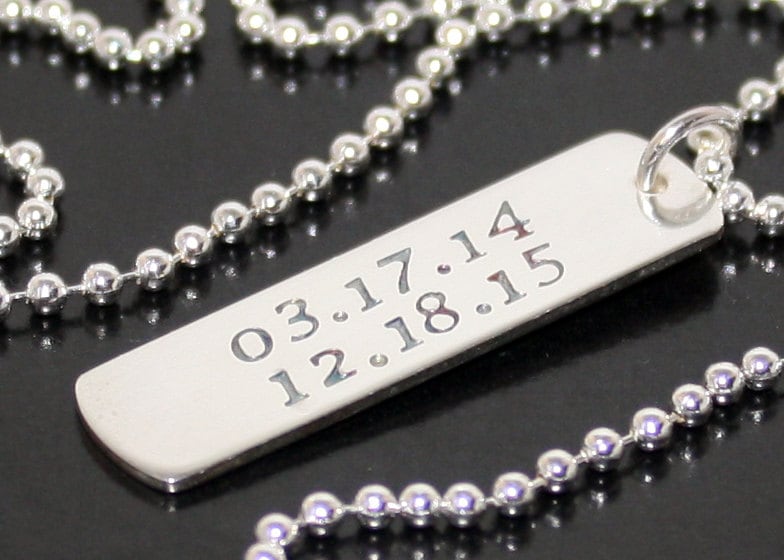 Personalisierter Sterling Silber Dog Tag, Two Sided Herren, Damen, Hundemarke Anhänger, Initialen Und Herz. Doppelseitig Handgestempelte Personalisierter Sterling Silber Dog Tag, Two Sided Herren, Damen, Hundemarke Anhänger, Initialen Und Herz. Doppelseitig Handgestempelte von BelindaCarmichaelSJ