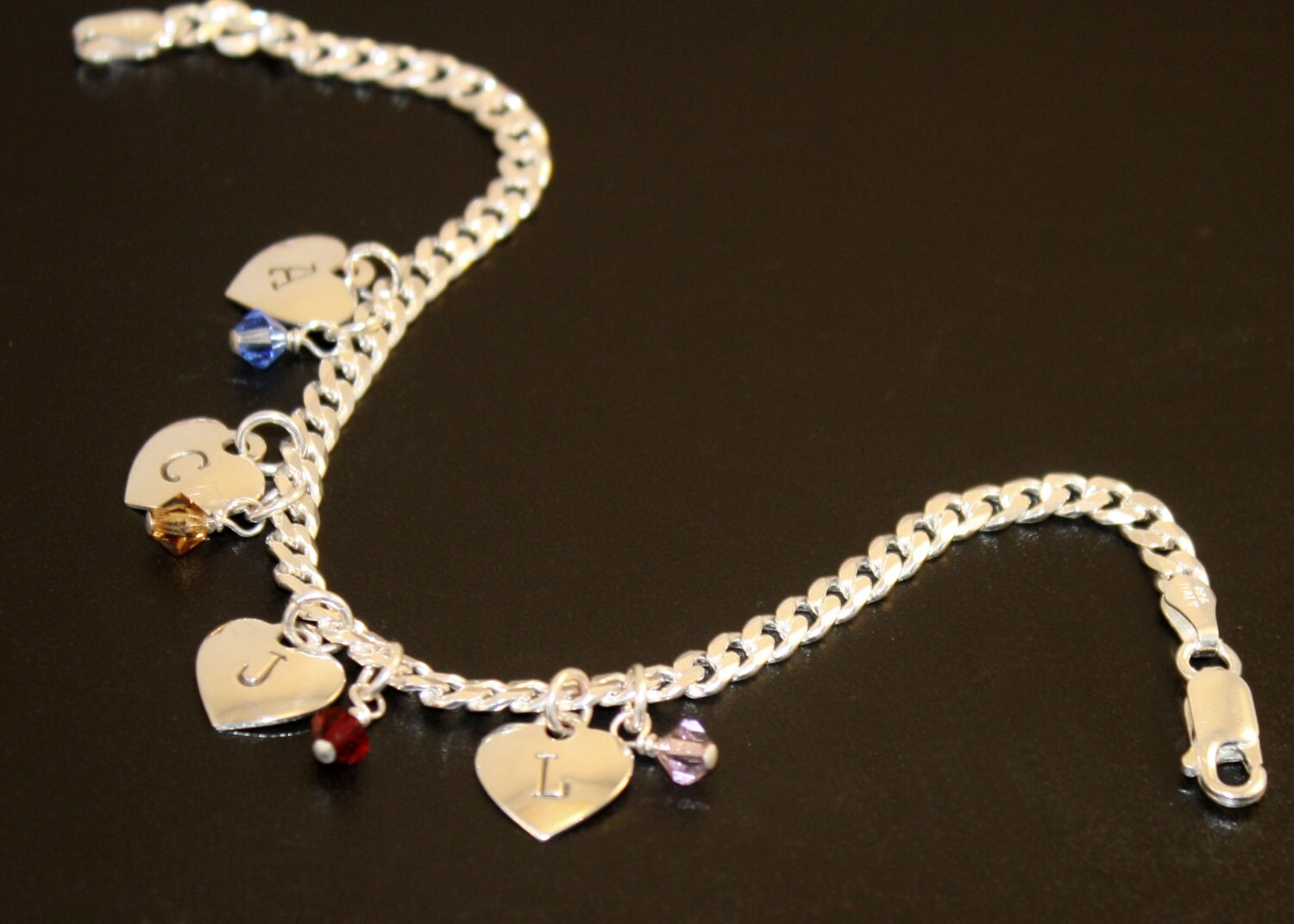 Personalisiertes Herz Armband, Panzerarmband Mit Initialen Auf Herzen, Muttertags Armband Personalisiertes Herz Armband, Panzerarmband Mit Initialen Auf Herzen, Muttertags Armband von BelindaCarmichaelSJ