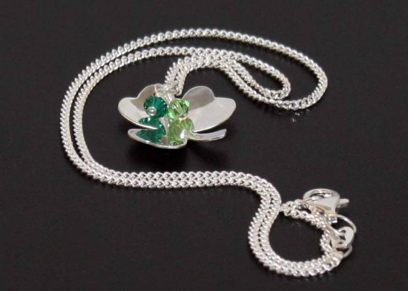 Shamrock Halskette, St. Patricks Day Geschenk, Sterling Silber, Lucky Shamrock, Klee Anhänger, Smaragd Grüne Halskette von BelindaCarmichaelSJ