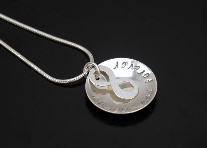 Unendlichkeit Anhänger, Personalisierte Halskette, Schmuck, Halskette Namen, Benutzerdefinierte Sterling Silber, 925 Unendlichkeit Anhänger, Personalisierte Halskette, Schmuck, Halskette Namen, Benutzerdefinierte Sterling Silber, 925 von BelindaCarmichaelSJ