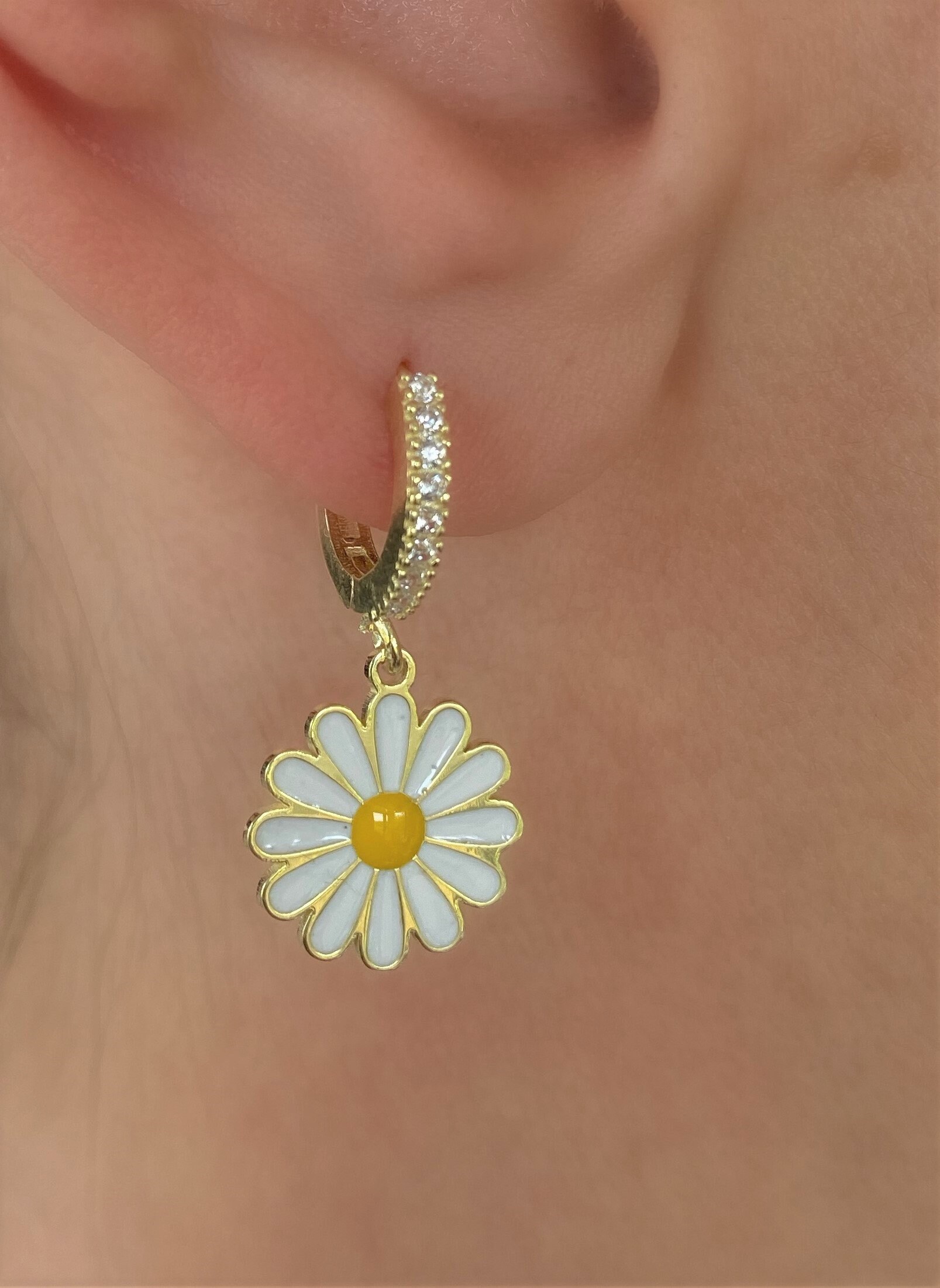 Weiße Emaille Gänseblümchen Ohrringe Paar Mit Swarovski Kristallen - 14K Gold Vermeil Auf 925 Sterling Silber- Creolen- Weihnachtsgeschenk Weiße Emaille Gänseblümchen Ohrringe Paar Mit Swarovski Kristallen - 14K Gold Vermeil Auf 925 Sterling Silber- Creolen- Weihnachtsgeschenk von Belitashop