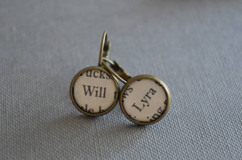 Ohrringe Aus Recycelten Buchseiten Und His Dark Materials Will & Lyra Ohrringe Aus Recycelten Buchseiten Und His Dark Materials Will & Lyra von BellBookAndScandal