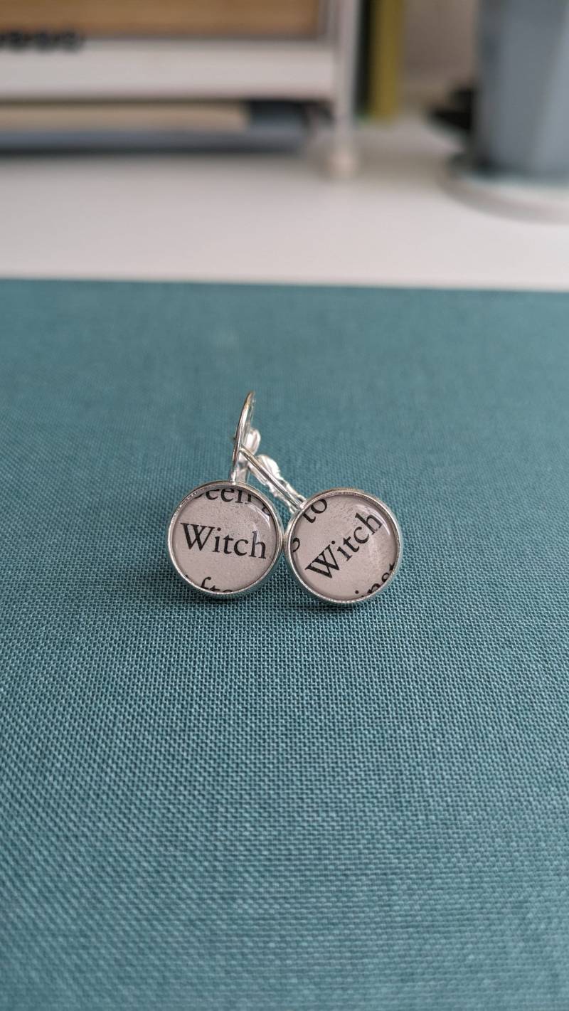 Ohrringe Aus Recycelten Buchseiten Ohrringe Aus Recycelten Buchseiten von BellBookAndScandal