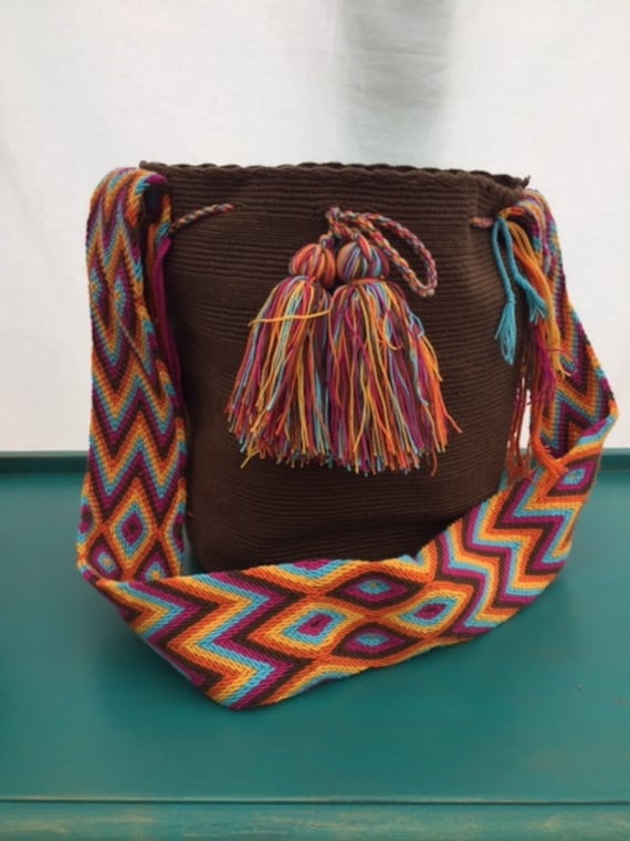 Wayuu Mochila Large Plain - Hellbraun Mit Buntem Riemen Wayuu Mochila Large Plain - Hellbraun Mit Buntem Riemen von BellaBagsHandmade