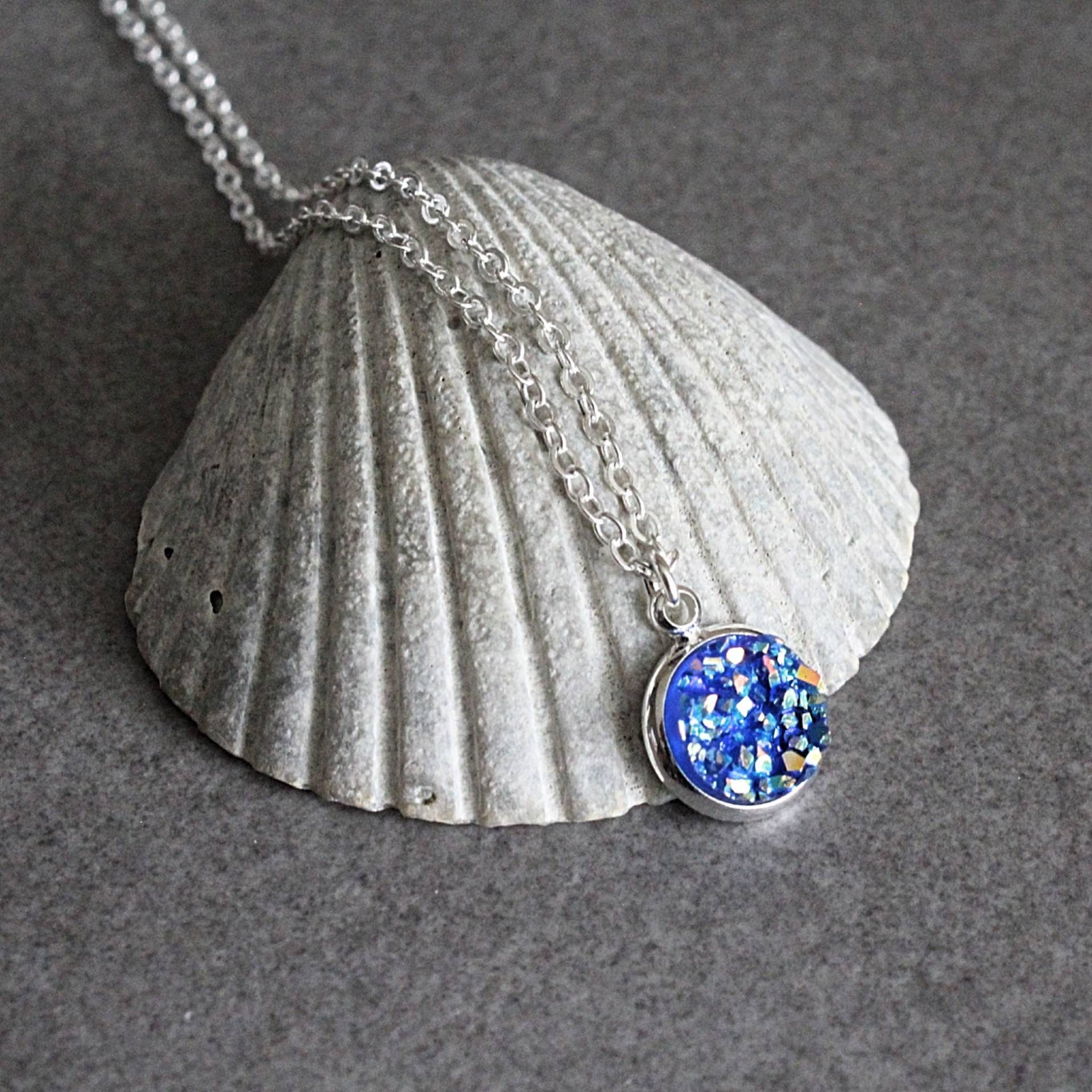 Blaue Anhänger Halskette, Blaue Druzy September Etwas Blaues, Junge Mama Geschenk, Brautjungfer von BellaBoutiqueCrafts