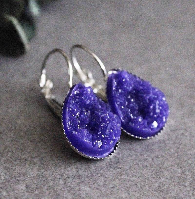 Lila Teardrop Ohrringe, Druzy Tropfen Baumeln Ohrringe Geschenk Lila Teardrop Ohrringe, Druzy Tropfen Baumeln Ohrringe Geschenk von BellaBoutiqueCrafts