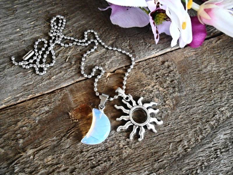 Mondstein Opalite Sonne Mond Edelstein Halskette Charme Anhänger Crystal Custom Silber Gold Bronze Farbe Frauen Mädchen Geschenk Mutter Art Boho von BellaDonnaBG