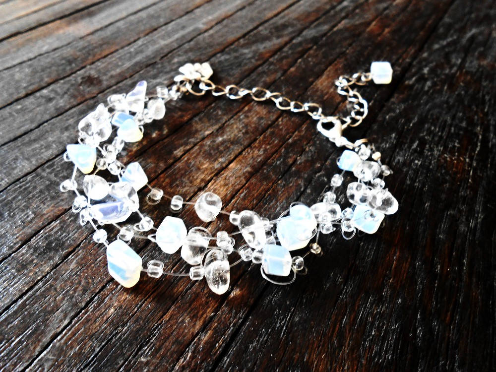Roher Mondstein Opalite Armband Multistrand Boho Glas Rocailles Perlen Edelstein Schwimmende Häkeln Unsichtbar Illusion Luft Heilende Kristall Stein von BellaDonnaBG