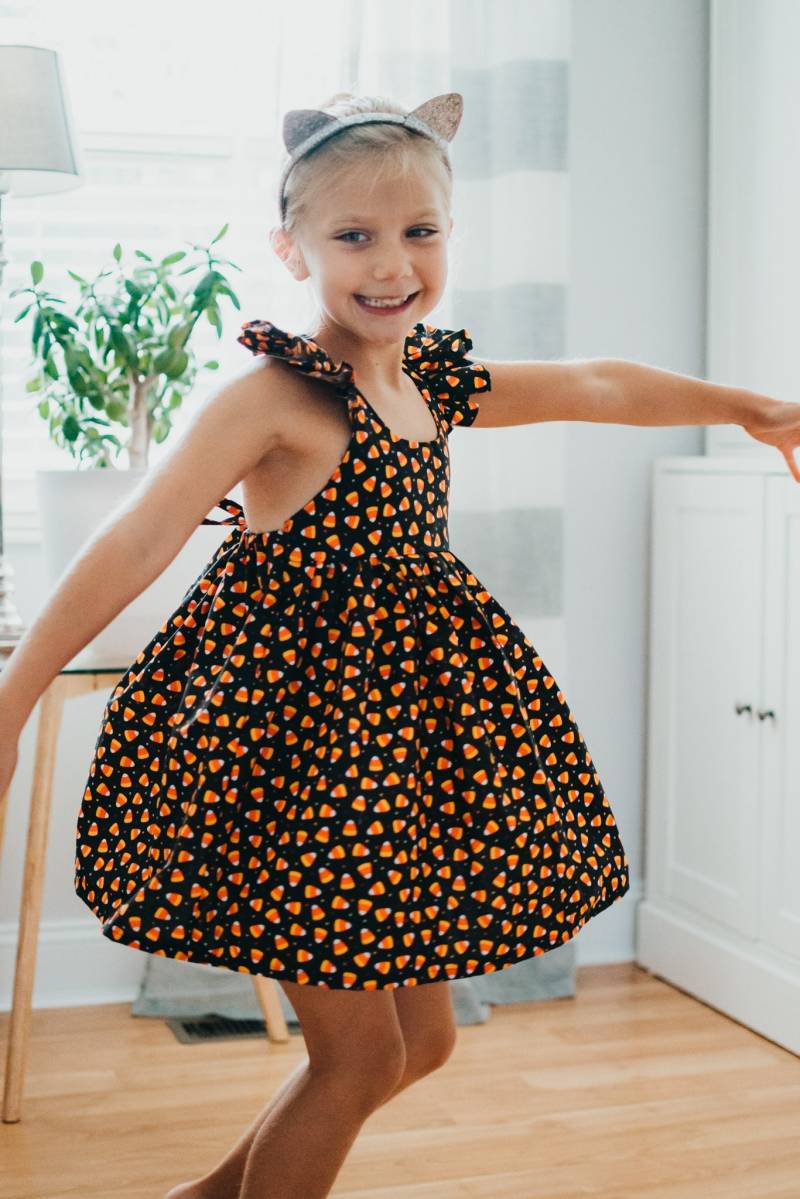 Halloween Rüschen Kleid. Candy Corn Dress Kleidchen. Halloween-Kleid. Kinder Kleider. Kleinkind Tank Kleid von BellaFestaCrafts