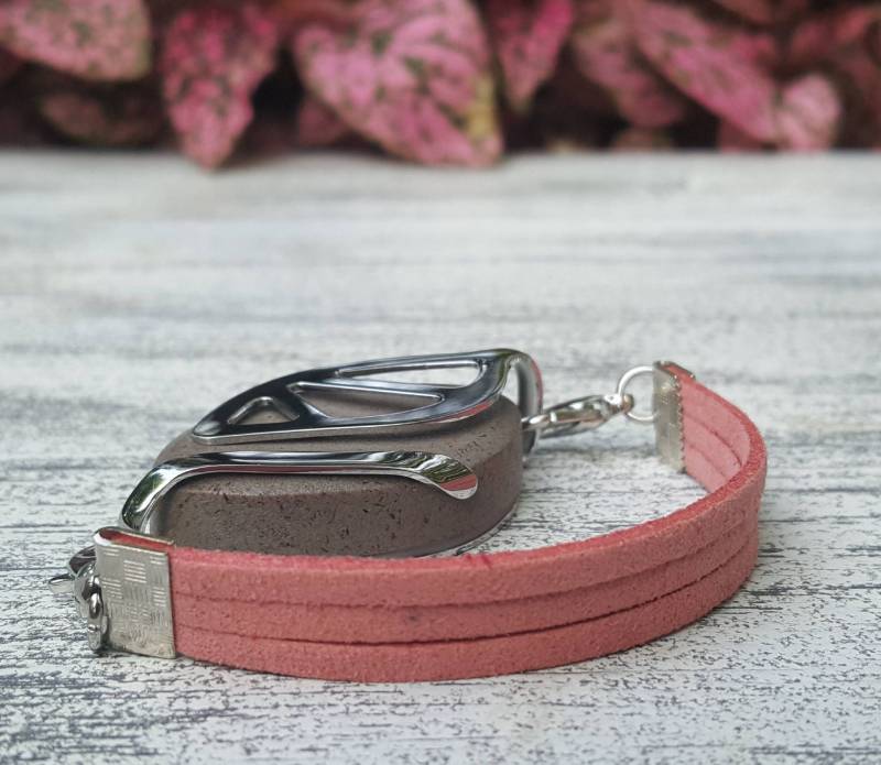 Dusty Rose Kunst-Velours-Armband | Handgefertigter Wellness Schmuck Für Bellabeat Leaf Bella Blatt Co Dusty Rose Kunst-Velours-Armband | Handgefertigter Wellness Schmuck Für Bellabeat Leaf Bella Blatt Co von BellaLeafCo