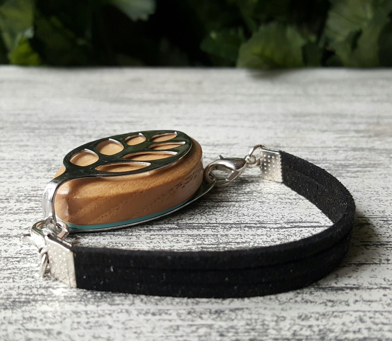 Faux-Velours-Armband Schwarz | Handgefertigter Wellness Schmuck Für Bellabeat Leaf Bella Blatt Co Faux-Velours-Armband Schwarz | Handgefertigter Wellness Schmuck Für Bellabeat Leaf Bella Blatt Co von BellaLeafCo
