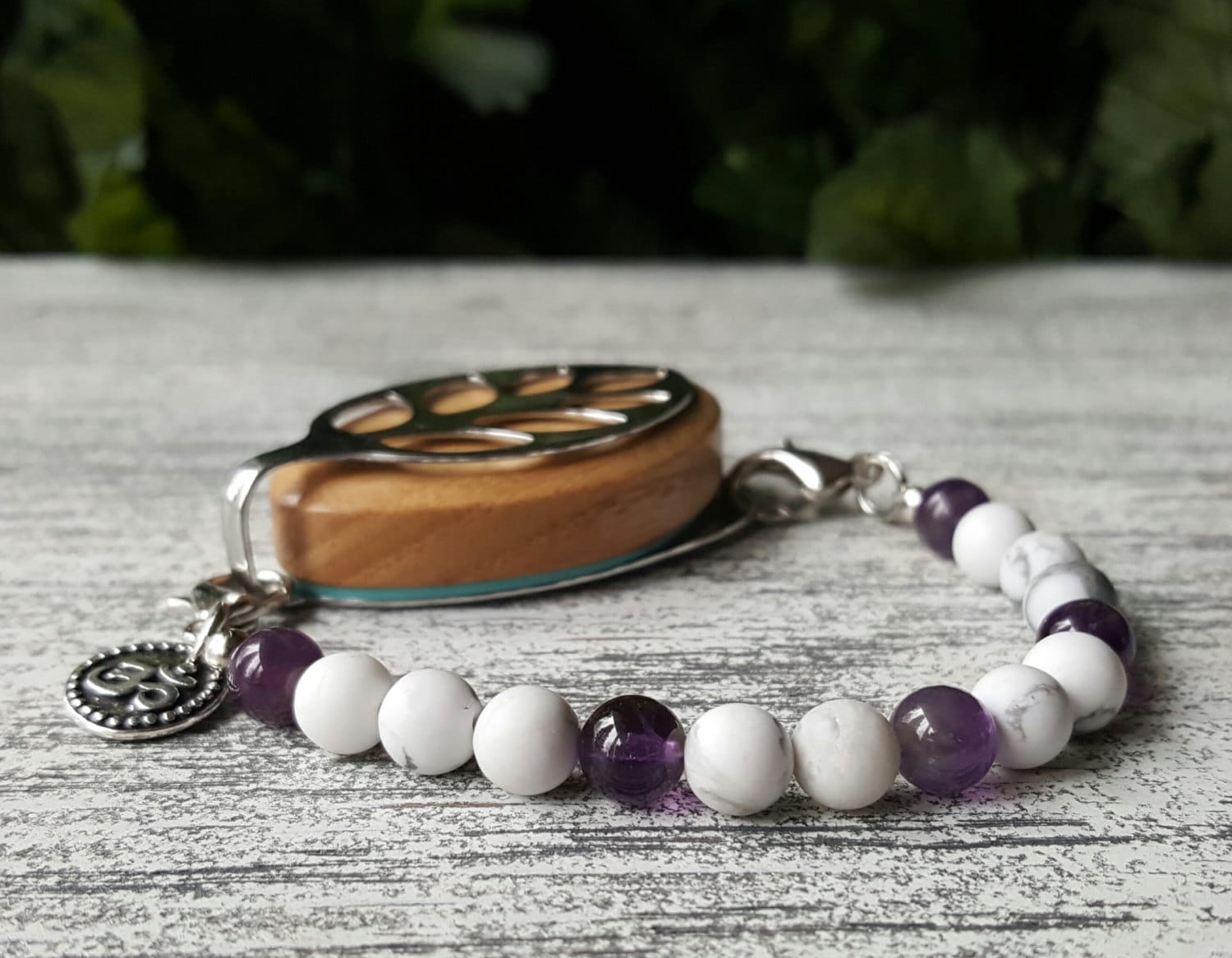 Frieden Armband | Amethyst & Howlith Handgefertigter Wellness Schmuck Für Bellabeat Leaf Bella Blatt Co Frieden Armband | Amethyst & Howlith Handgefertigter Wellness Schmuck Für Bellabeat Leaf Bella Blatt Co von BellaLeafCo