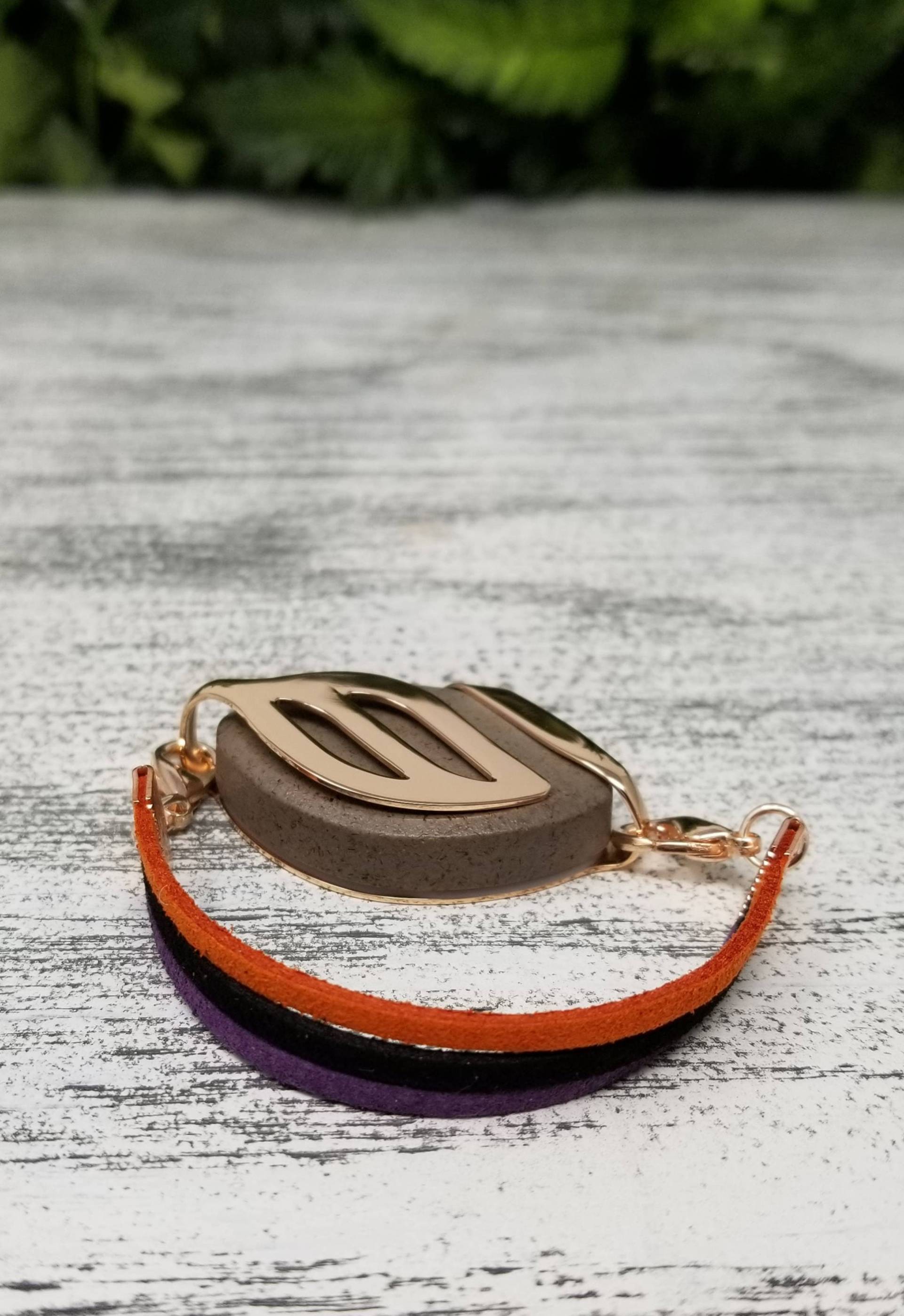Gruseliges Armband Aus Wildlederimitat | Handgefertigter Wellness Schmuck Für Bellabeat Leaf Bella Blatt Co Gruseliges Armband Aus Wildlederimitat | Handgefertigter Wellness Schmuck Für Bellabeat Leaf Bella Blatt Co von BellaLeafCo