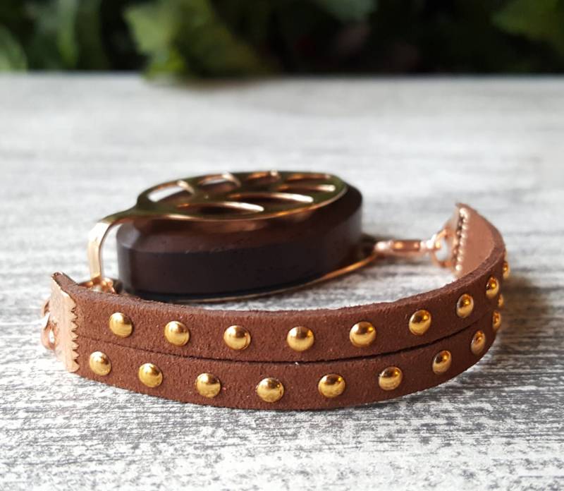 Karamell Wildleder Ohrstecker Armband | Handgefertigter Wellness Schmuck Für Bellabeat Leaf Bella Blatt Co von BellaLeafCo