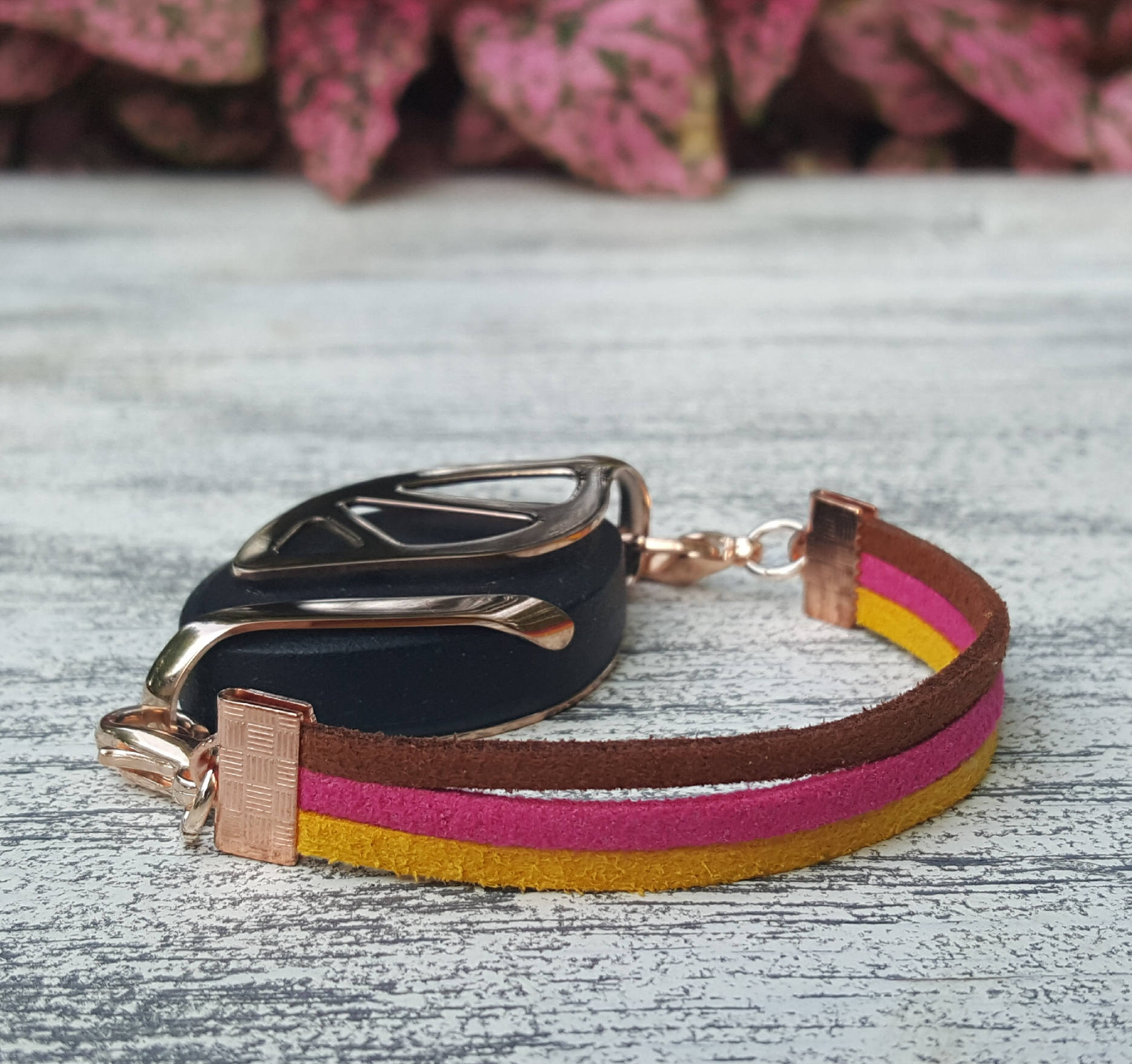 Nana Split Wildlederimitat Armband | Handgefertigter Wellness Schmuck Für Bellabeat Leaf Bella Blatt Co Nana Split Wildlederimitat Armband | Handgefertigter Wellness Schmuck Für Bellabeat Leaf Bella Blatt Co von BellaLeafCo