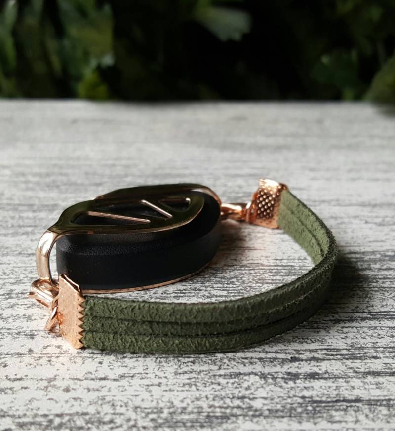 Olivgrün Armband Aus Kunst-Wildleder | Handgefertigter Wellness Schmuck Für Bellabeat Leaf Bella Blatt Co Olivgrün Armband Aus Kunst-Wildleder | Handgefertigter Wellness Schmuck Für Bellabeat Leaf Bella Blatt Co von BellaLeafCo
