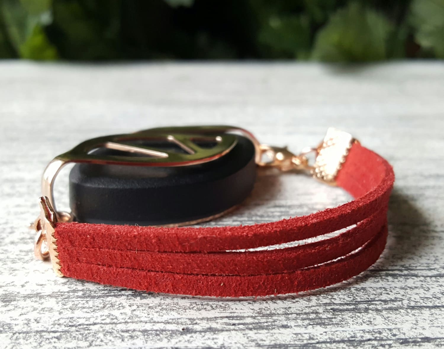 Scharlachrotes Armband Aus Wildlederimitat | Handgefertigter Wellness Schmuck Für Bellabeat Leaf Bella Blatt Co Scharlachrotes Armband Aus Wildlederimitat | Handgefertigter Wellness Schmuck Für Bellabeat Leaf Bella Blatt Co von BellaLeafCo