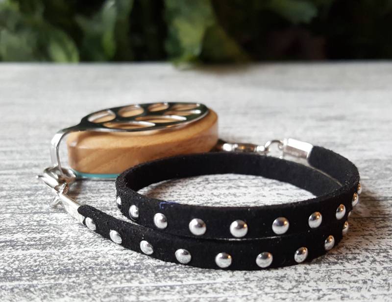 Schwarzes Wickelarmband Aus Kunst-Velours Bellabeat Leaf Kompatibel Schwarzes Wickelarmband Aus Kunst-Velours Bellabeat Leaf Kompatibel von BellaLeafCo