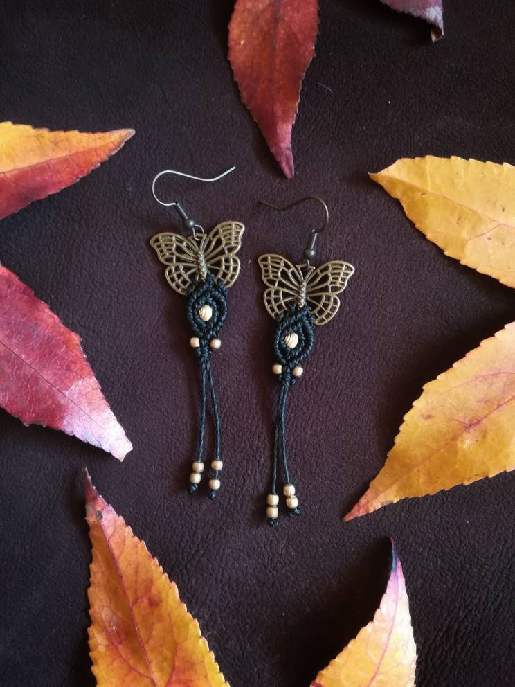 Schmetterling Schwarze Makramee Ohrringe. Boho Hippy Feenhafter Schmuck Schmetterling Schwarze Makramee Ohrringe. Boho Hippy Feenhafter Schmuck von BellaMarietta