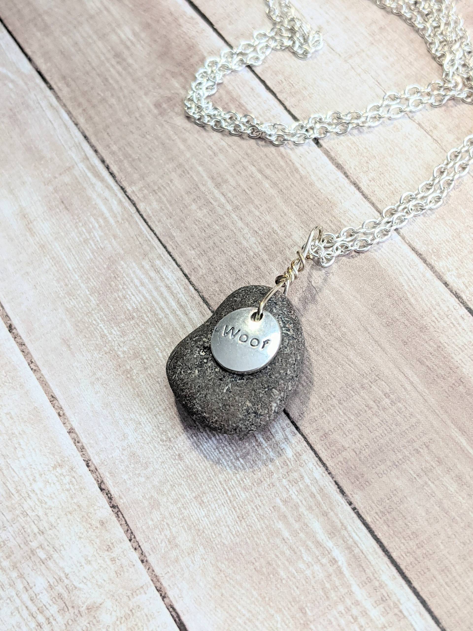 Hund Halskette - Wuff Schmuck Stein Anhänger Hund Halskette - Wuff Schmuck Stein Anhänger von BellaNBooDesigns