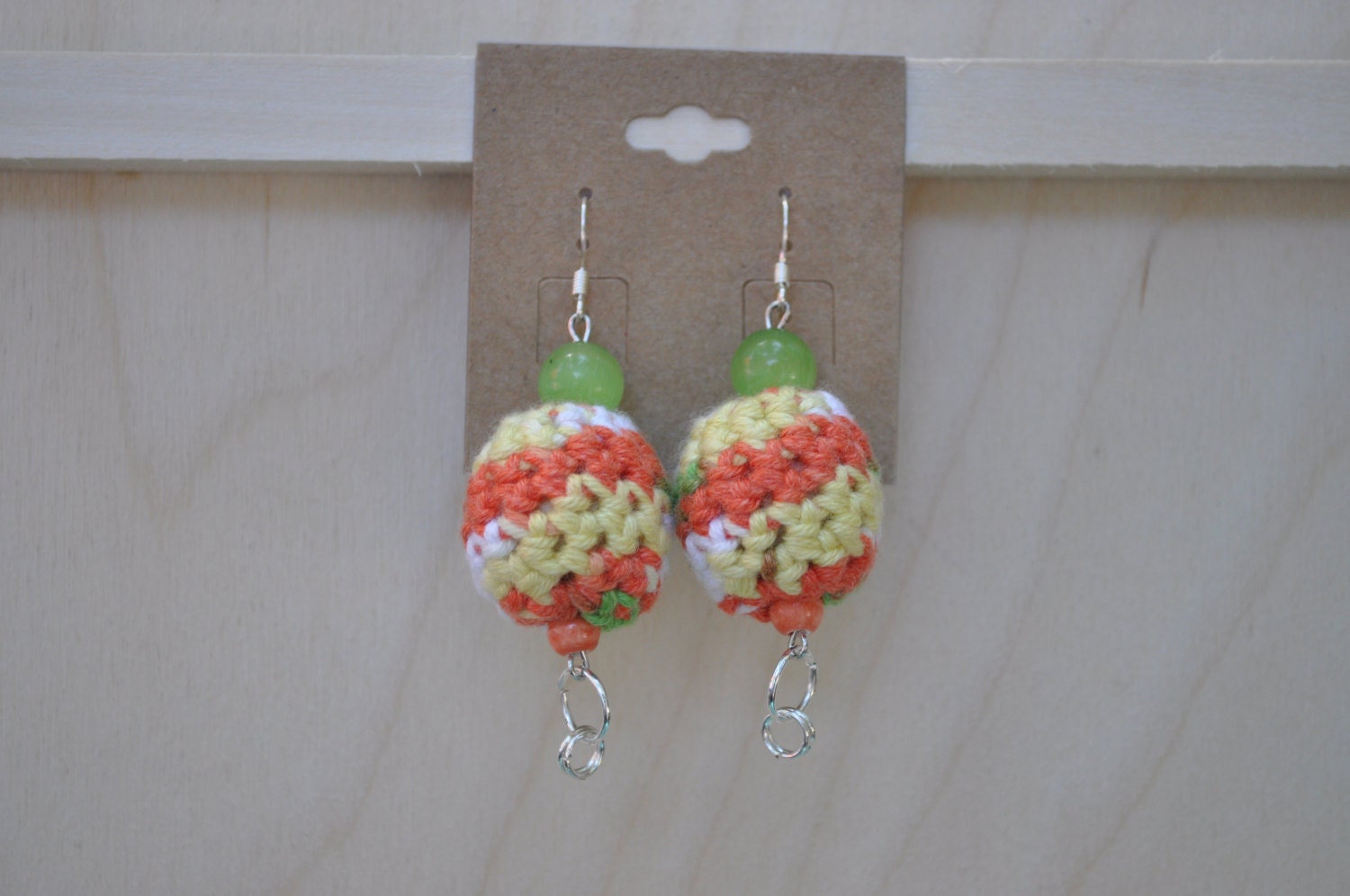Ohrringe - Perlenschmuck Orange, Gelb, Grün Und Weiß Baumeln Ohrringe - Perlenschmuck Orange, Gelb, Grün Und Weiß Baumeln von BellaNBooDesigns